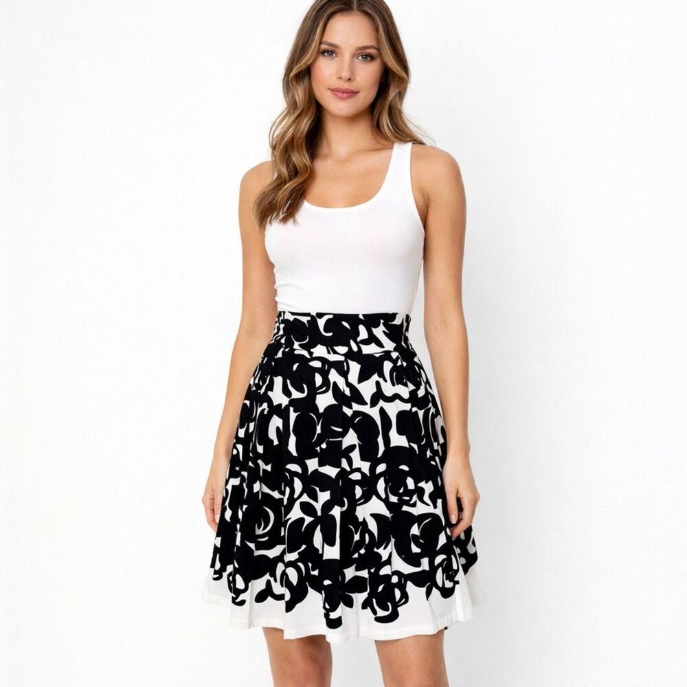 Lena Gabrielle Skirt Size 2 Pleated Black & White NWOT